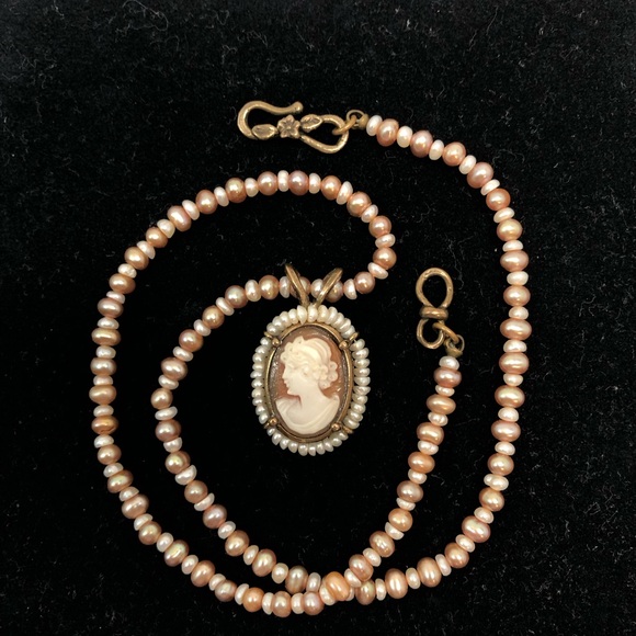 Extasia Feminine Hand Carved Shell Cameo on Beautiful Seed Pearl Necklace - Picture 1 of 11